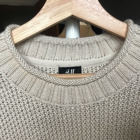 H&M Sweater - Picture 2 of 5